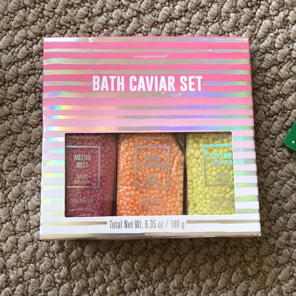 NWT Bath pampering kit !!! - Picture 3 of 5